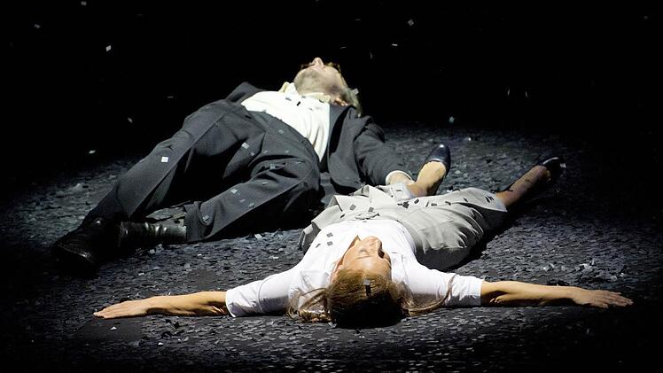 Christian Gerhaher und Christiane Karg  auf der Bühne der Frankfurter Oper. Foto: Monika Rittershaus
