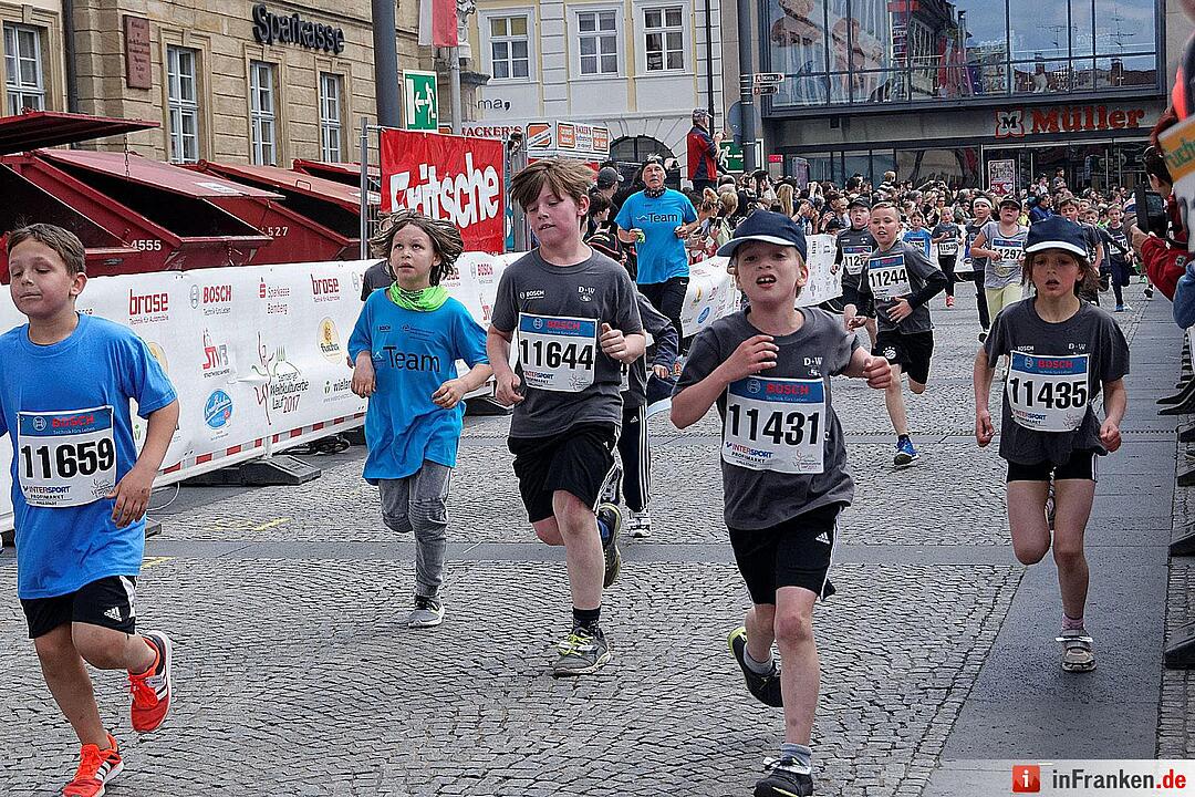 Weltkulturerbelauf 2017 in Bamberg: Der Zieleinlauf am Maxplatz