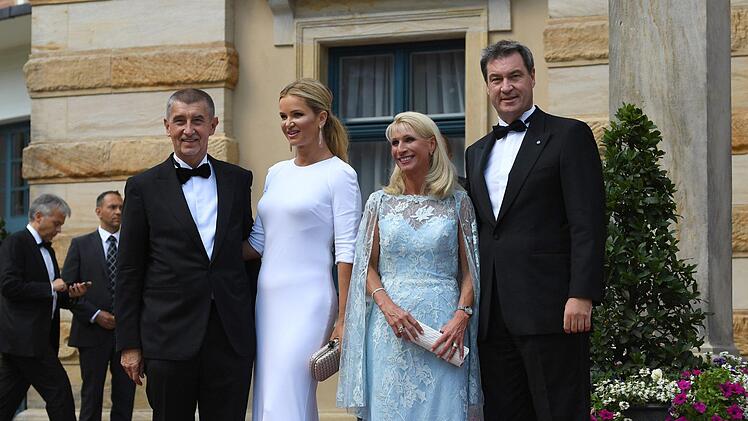 Markus S&ouml;der, seine Frau Karin, Andrej Babis mit Frau MonicaFoto: Matthias Balk/ dpa