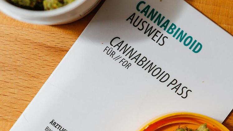 Kiffen gegen die Schmerzen: Patienten in Deutschland bekommen seit dem 10. März 2017 Cannabis auf Rezept. Wir haben mit einem Betroffenen aus Nürnberg gesprochen. Matthias Hoch
