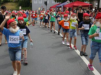Das Bild vom farbenfrohen Umzug der kostümierten Kinder stammt aus dem Jahr 2018.  M