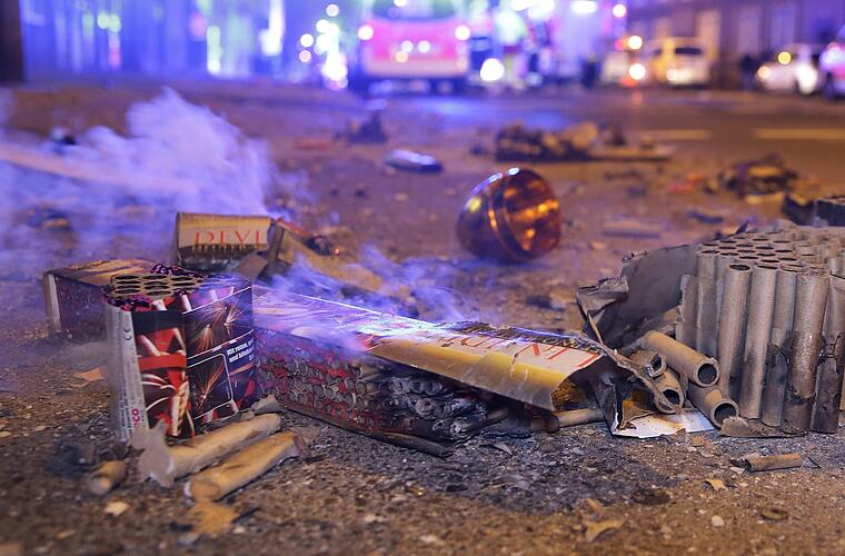 Kitzingen: BRK berichtet von heftiger Silvesternacht - "Knalltrauma, bewusstlose Person, Herzbeschwerden"