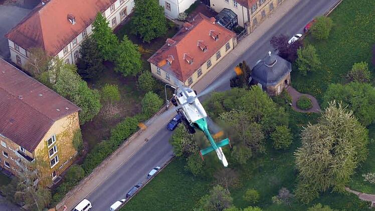 Ein Hubschrauber kreiste &uuml;ber W&uuml;rzburg. Symbolbild: Ronald Rinklef