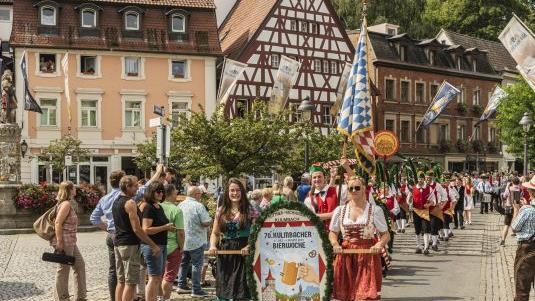 Am Sonntag fand ein Festzug zum Bierstadel statt. Foto: Kulmbacher Brauerei