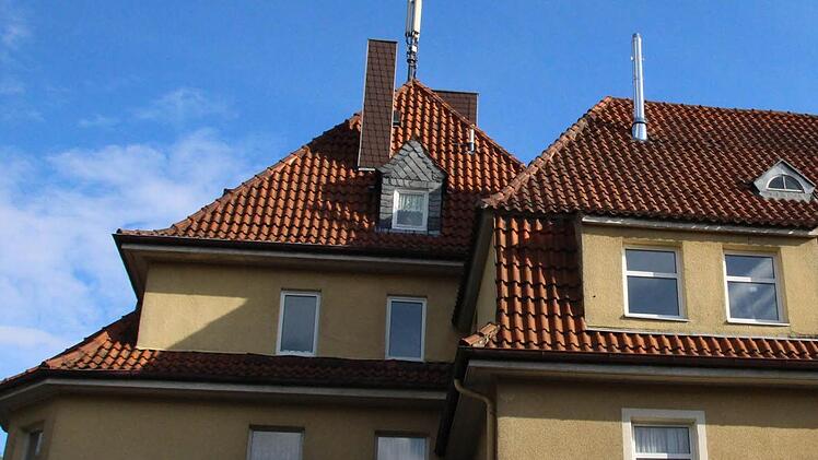 Die Mobilfunkanlage auf dem Haus Pilgramsroth 58 ist rechtens, entschied das Verwaltungsgericht. Foto: Helke Renner