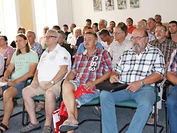 Die Informationsveranstaltung in Adelsdorf war gut besucht. Foto: Johanna Blum