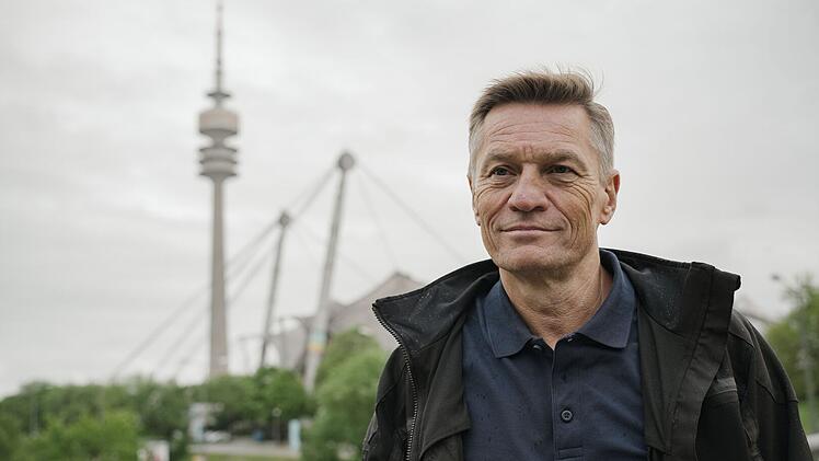Der M&uuml;nchner Gro&szlig;feuerwerker Thomas blickt - hier im M&uuml;nchner Olympiapark, einer seiner Wirkungsst&auml;tten - auf sein Leben zur&uuml;ck.
