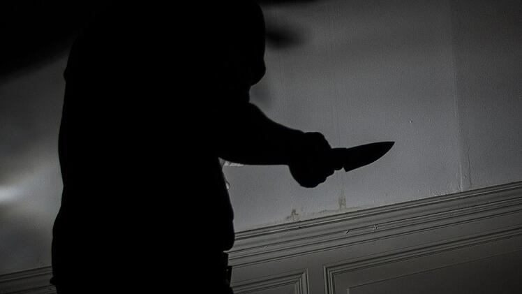 Eine 34-Jährige hat in Nürnberg offenbar ihren Lebensgefährten mit einem Messer lebensgefährlich am Hals verletzt.  Symbolbild: Pixabay