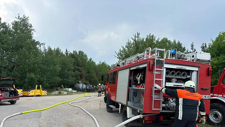 Medbach: Feuerwehr nach Blitzeinschlag zu Waldbrand alarmiert