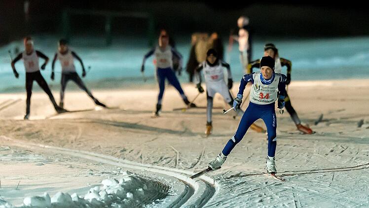 Der Nachtskisprint des WSV Oberweißenbrunn gehört zu den Höhepunkten im Wintersportkalender. Für den 8. Januar 2020 ist die beliebte Veranstaltung terminiert. Zur Durchführung fehlt freilich noch die entsprechende Unterlage. Foto: Anand Anders