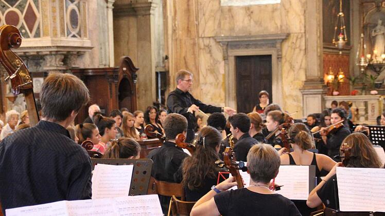 Die Gymnasiasten beim Konzert in Venedig Foto: KHG