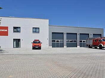 Das Gebäude ist fertig: Die Einweihungsfeier für das neue Feuerwehrgerätehaus der  Feuerwehr Obertheres findet an diesem Wochenende statt.  Ulrike Langer