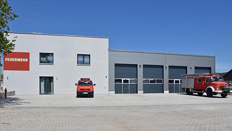 Das Gebäude ist fertig: Die Einweihungsfeier für das neue Feuerwehrgerätehaus der  Feuerwehr Obertheres findet an diesem Wochenende statt.  Ulrike Langer