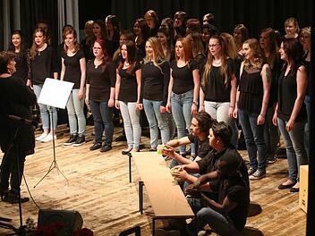 Der Chor des Beruflichen Schulzentrums überzeugten sein Publikum mit viel Talent. Fotos: Barbara Herbst
