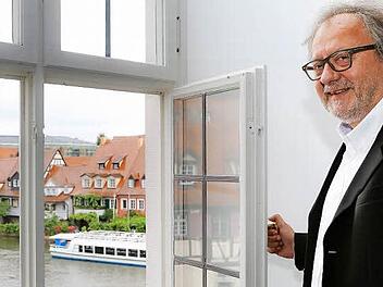 Die Aussichten aus seinem Büro mitten in der Altstadt wird Fritz Angerer vermissen. Foto: Matthias Hoch