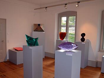 Blick in die Ausstellung im Sassanfahrter Schloss Fotos: Andrea Spörlein