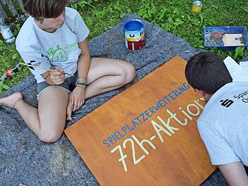 Eine bemerkenswerte Veranstaltung war die "72-Stunden-Aktion" auf Landkreisebene, hier bei der Vorbereitung zu einer Spielplatzaktion.