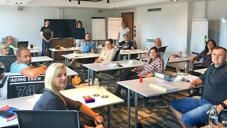 Die Teilnehmerinnen und Teilnehmer eines Weiterbildungskurses zur Pflegedienstleitung  Foto: privat