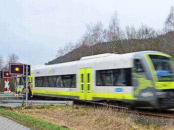 Der Bahnübergang "Weiherweg" in Trebgast wird nun doch erhalten. In die Umgestaltung wird viel Geld investiert. Foto: Dieter Hübner/Archiv