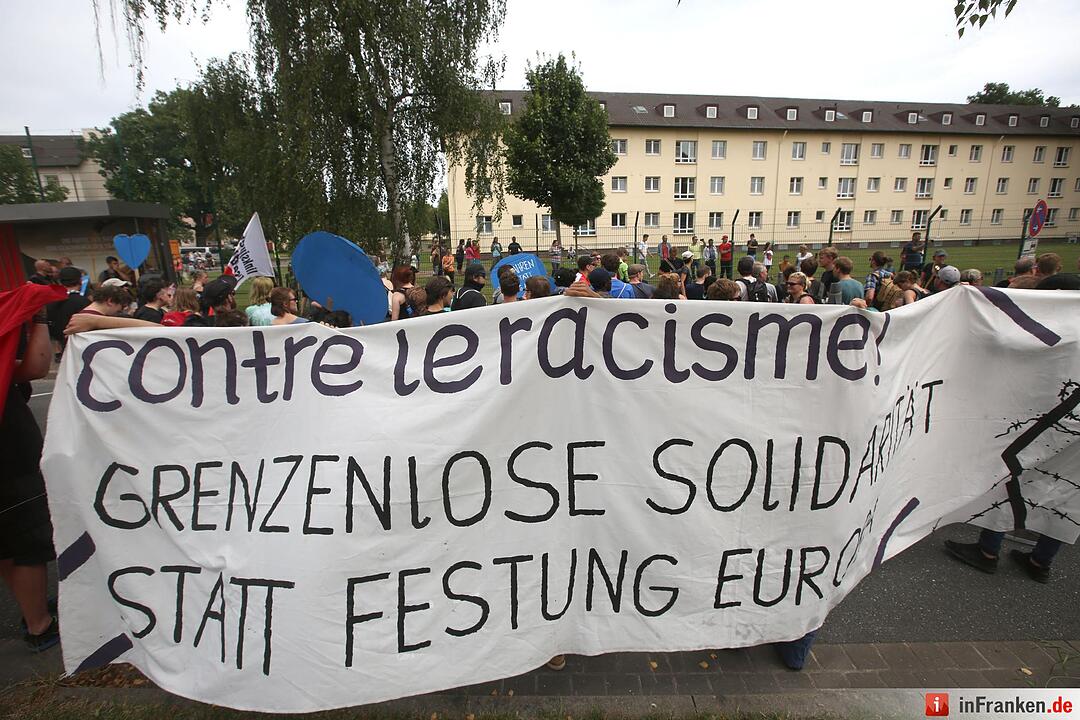 Protestkundgebung vor Bamberger Fluechtlingsheim
