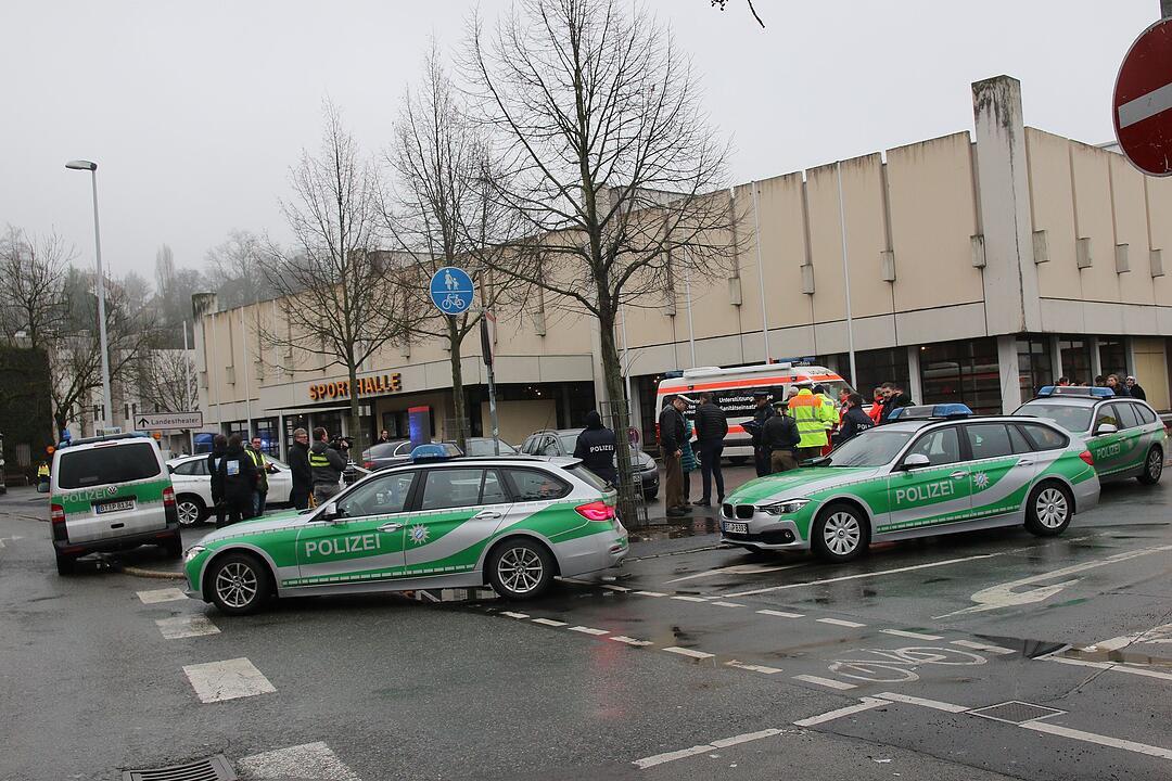 Coburg: SEK-Einsatz in Wohnung an Angerturnhalle – Haus wurde gestürmt
