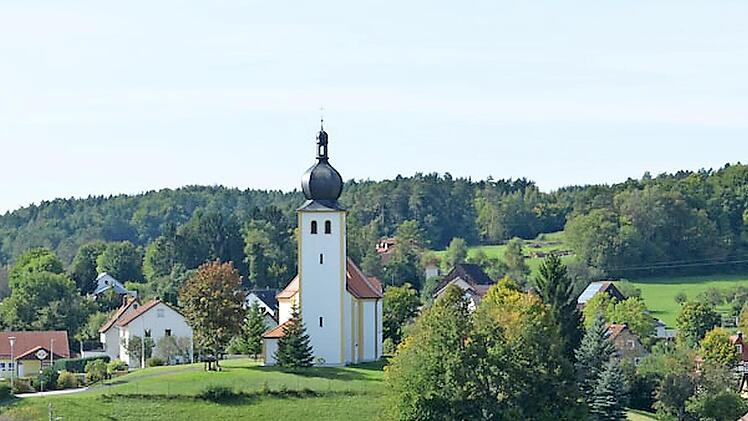 Bärnfels mit der Kirche Maria Schnee war ein Ziel der Wanderung.