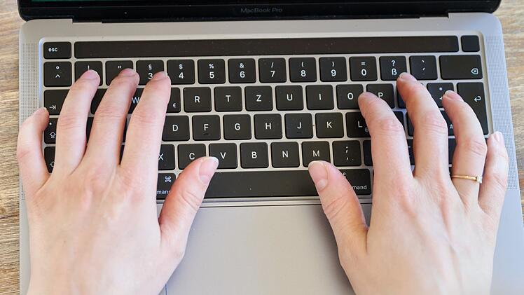 Arbeiten am Laptop