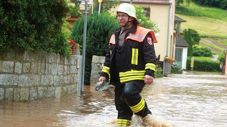 Die Feuerwehr war im Juni 2016 im ganzen nördlichen Landkreis Bamberg in Sachen Hochwasser im Einsatz.