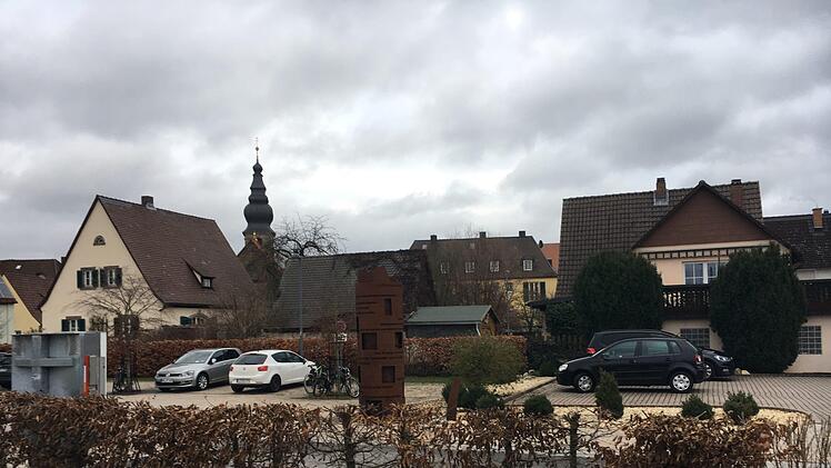 Der Blick vom Bahngelände auf Kirche und RathausFoto: Anette Schreiber