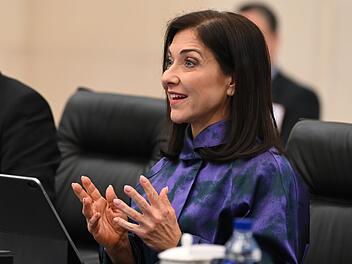 Wirtschaftsministerin Reiche in China