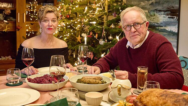 Ellen (Margarita Broich) und Rolf (Harald Krassnitzer) lieben einander. Doch niemand soll von ihrer Romanze erfahren.