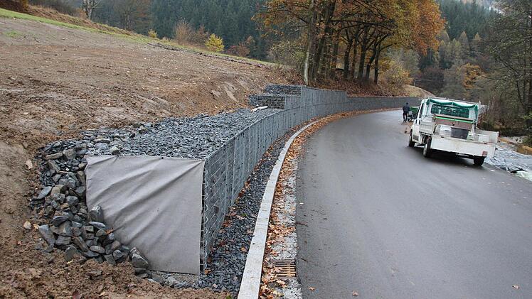 Gegenüber der Stützmauer der Fehnenschneidmühle wurde eine Gabionenwand gesetzt.  Foto: Friedwald Schedel