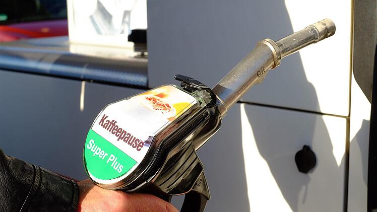 Mit 3:11 Stimmen lehnten die Räte eine Tankstelle für Wartmannsroth ab.  Gerd Schaar