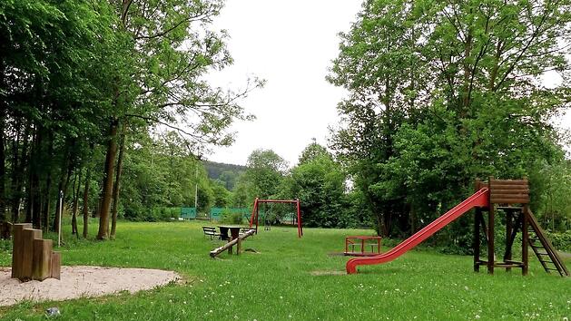 Neben dem Feulner Spielplatz soll auch der Spielplatz am Weiherweg beim Tennisheim aufgefrischt werden. Foto: Dieter H&uuml;bner