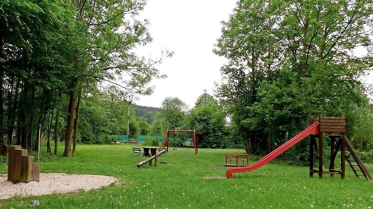 Neben dem Feulner Spielplatz soll auch der Spielplatz am Weiherweg beim Tennisheim aufgefrischt werden. Foto: Dieter Hübner