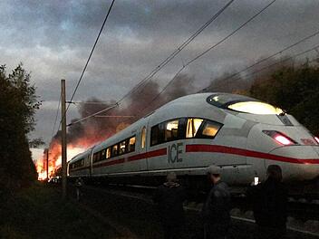 Auf der ICE-Strecke Köln-Frankfurt kommt es am Freitag (12. Oktober 2018) zu Verspätungen. Foto: Ute Lange/dpa