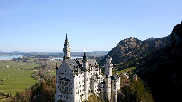 Neuschwanstein sollte aussehen wie eine mittelalterliche Ritterburg. Im Inneren fand sich allerdings von Anfang an viel moderne Technik.