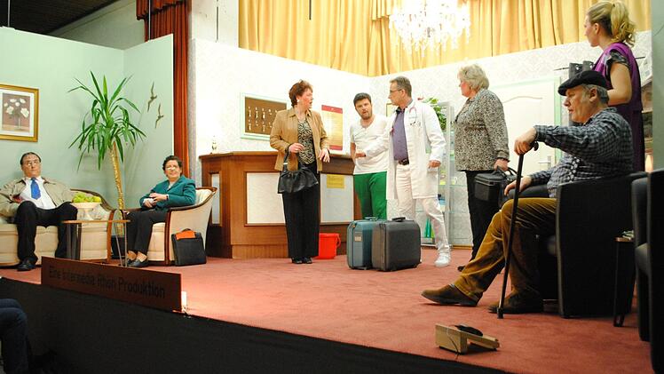 Allerlei Intrigen wurden beim diesjährigen Theater des Rhönklubs Oberbach gesponnen. Foto: Evelyn Schneider