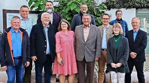 Der neu gewählte Vorstand der AG „Bier- und Burgenstraße“ (von links): Torsten Scholz, Jürgen Kachold, Gerhard Rögner, Mike George, Barbara Hauptmann, Markus Franz, Erhard Hildner, Roland Wolfrum, Anette Höfner, Kerstin Löw, Mark Andrae.