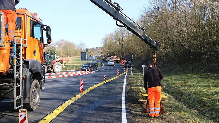 Arbeiten an der St 2291  Foto: Schaar