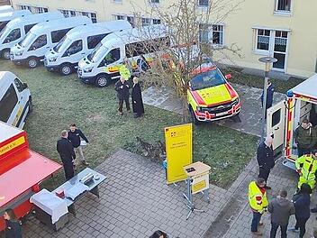 Die neuen Einsatzfahrzeuge der ASB-Verb&auml;nde Forchheim und Fr&auml;nkische Schweiz wurden vorgestellt.