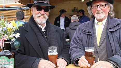 Wenn in Lichtenfels schon etwas los ist, dann soll man auch hingehen, lautet die Meinung von Dieter (links) und Kurt Krause.