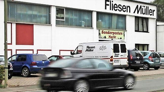Seit 1977 gibt es das Geschäft in Redwitz, der Anbau, in dem der brutale Überfall in der Nacht zum Dienstag stattfand, ist von der Straße aus nicht zu sehen.