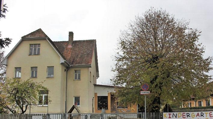 Der Kindergartenbau in Elsendorf ist wirtschaftlich nicht mehr zu sanieren. Die Schlüsselfelder Stadträte stehen einem Neubau positiv gegenüber