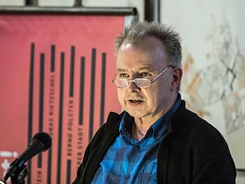 "Coburg liest": Der Publizist Bernd Polster stellte im Kunstverein Coburg seine Biografie von Walter Gropius vor.Foto: Jochen Berger