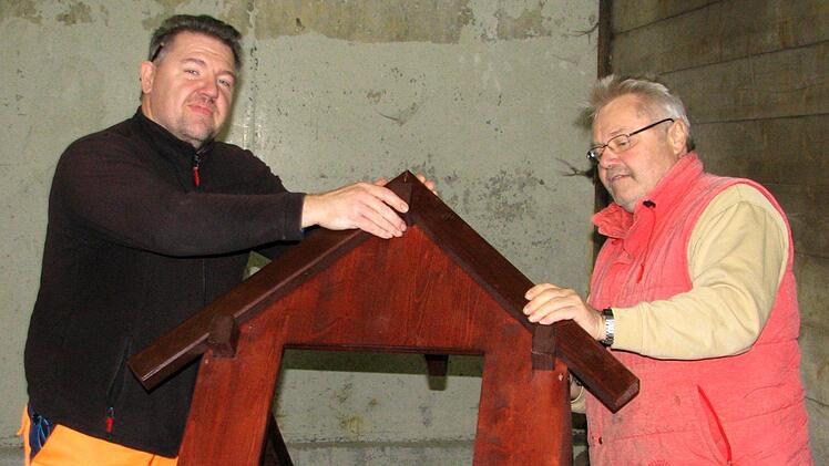 Jedes Detail muss passen, auch wenn es nur ein kleiner Fenstergiebel ist.            Foto: Norbert Karbach