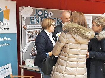 An der Experteninsel der Bildungsregion Haßberge informierte Anja Güll über das Social-Media-Projekt "Jobentdecker".  Foto: Matthias Hirschmüller