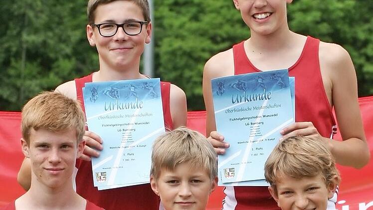 Das Siegerteam, hinten v.&nbsp;l.: Leo Folgmann, Iannis Mitsioulis; vorne v.&nbsp;l.: Nils Urbanek, Andreas Noell und Julius Lehner. Foto: privat