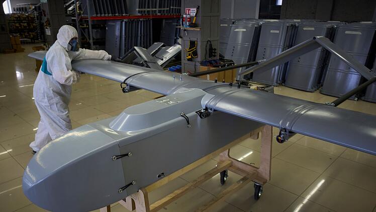 Ukraine-Krieg - Drohnenfabrik in der Ukraine