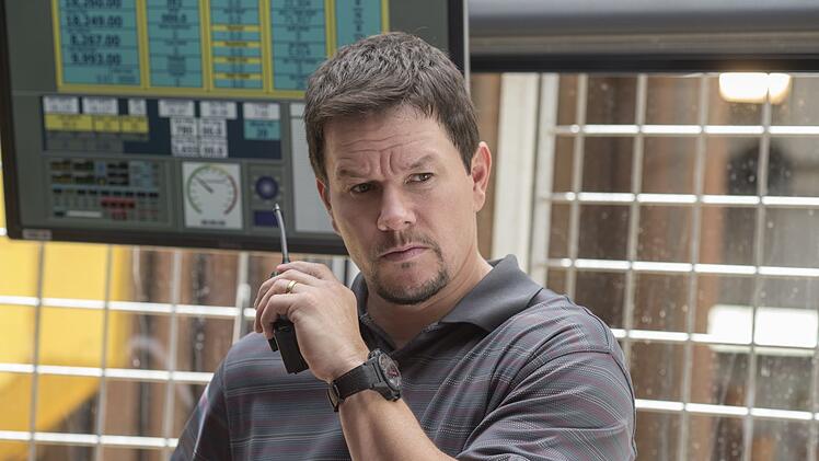 Mike (Mark Wahlberg) versucht die Lage unter Kontrolle zu bringen.